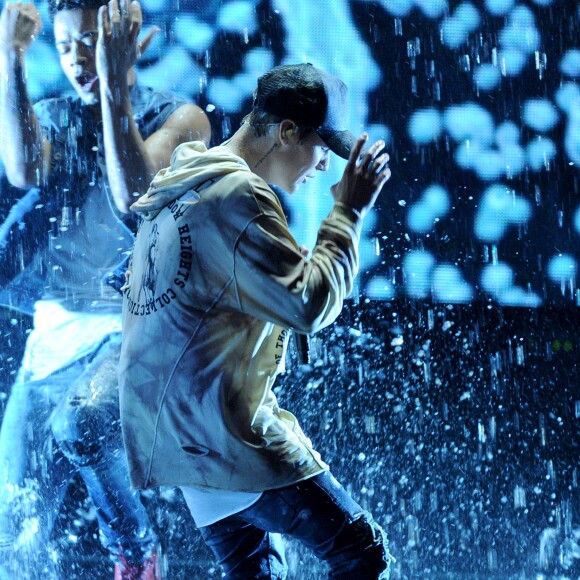 Justin Bieber - La 43ème cérémonie annuelle des "American Music Awards" à Los Angeles, le 22 novembre 2015.