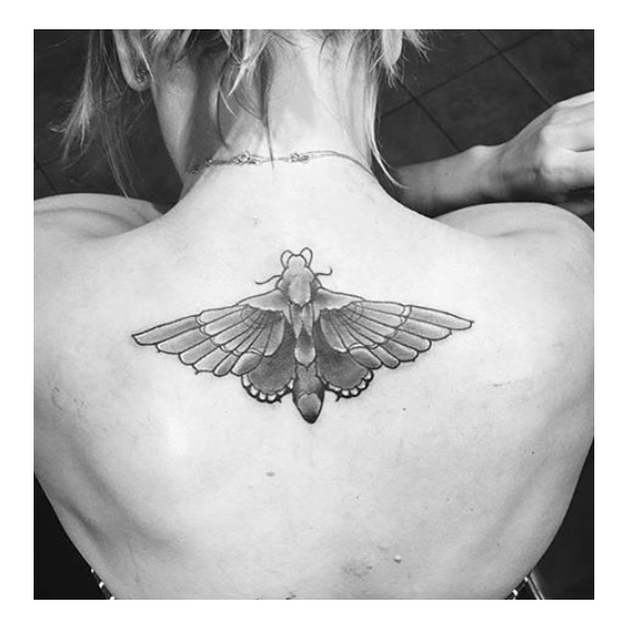 Kaley Cuoco s'est offert un nouveau tatouage pour couvrir le précédent, qui représentait la date de mariage avec son ex Ryan Sweeting / photo postée sur Instagram, le 25 novembre 2015.