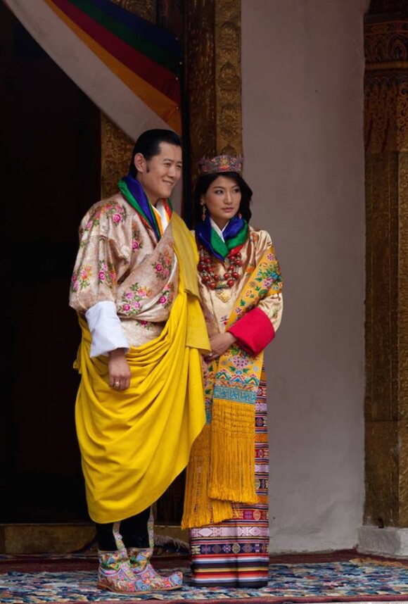Le roi Jigme Khesar du Bhoutan et la reine Jetsun Pema, mariés depuis 2011, ont annoncé en novembre 2015 attendre leur premier enfant, un garçon.