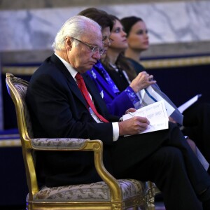 Les princesses Madeleine et Sofia de Suède, enceinte, se joignaient au roi Carl XVI Gustaf et à la reine Silvia le 26 novembre 2015 pour le Global Child Forum au palais royal Drottningholm, à Stockholm.