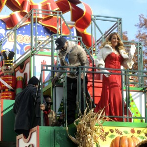 Mariah Carey participe à la parade de Thanksgiving à New York le 26 novembre 2015.