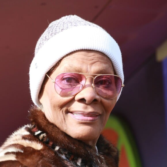 Dionne Warwick à la parade de Thanksgiving à Philadelphie le 26 novembre 2015.