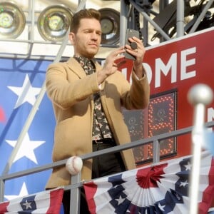 Andy Grammer à la parade de Thanksgiving à New York le 26 novembre 2015.