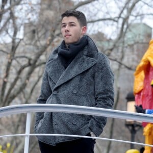 Nick Jonas à la parade de Thanksgiving à New York le 26 novembre 2015.