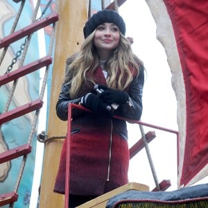 Sabrina Carpenter à la parade de Thanksgiving à New York le 26 novembre 2015.