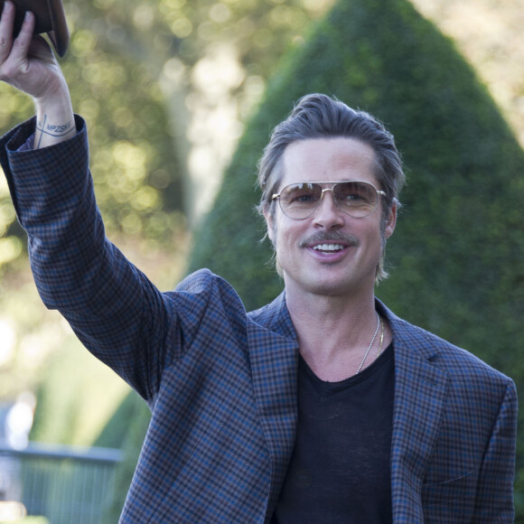 Brad Pitt - Acteurs du film "Fury" après le photocall aux Invalides à Paris le 18 octobre 2014