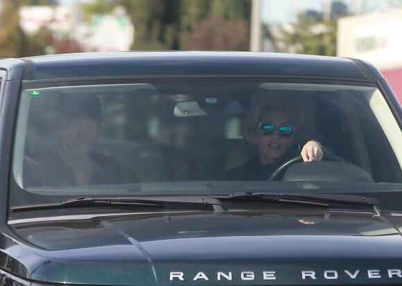Gwen Stefani et son nouveau compagnon Blake Shelton se rendre ensemble en voiture au travail à Studio City, le 30 novembre 2015