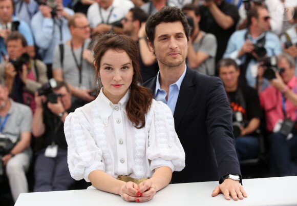 Jérémie Elkaïm, Anaïs Demoustier - Photocall du film "Marguerite & Julien" lors du 68e festival international du film de Cannes le 19 mai 2015.