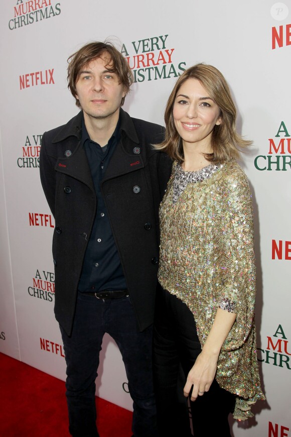 Thomas Mars et Sofia Coppola lors de la première de "A Very Murray Christmas" au Paris Theater, New York, le 2 décembre 2015.