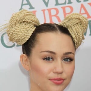 Miley Cyrus lors de la première de "A Very Murray Christmas" au Paris Theater, New York, le 2 décembre 2015.