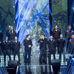 Exclusif - Patrick Fiori et Patrick Bruel, lors du concert événement Bercy fête ses 30 ans, diffusé le 4 décembre 2015 sur TF1. © Veeren/Moreau