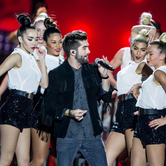 Exclusif - Kendji Girac, lors du concert événement Bercy fête ses 30 ans, diffusé le 4 décembre 2015 sur TF1. © Veeren/Moreau