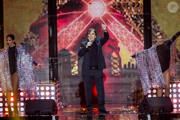 Exclusif - Serge Lama, lors du concert événement Bercy fête ses 30 ans, diffusé le 4 décembre 2015 sur TF1. © Veeren/Moreau