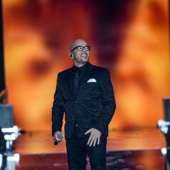 Exclusif - Pascal Obispo, lors du concert événement Bercy fête ses 30 ans, diffusé le 4 décembre 2015 sur TF1. © Veeren/Moreau