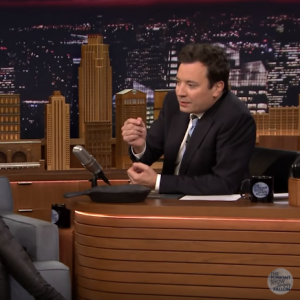 Jimmy Fallon recevait Mylène Farmer et Sting dans son émission The Tonight Show du 4 décembre 2015 à New York