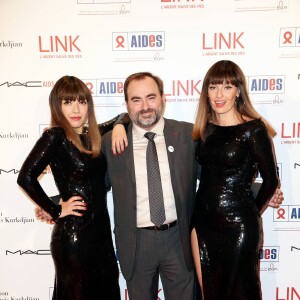 Vincent Pelletier (directeur général de AIDES) entouré du groupe Brigitte (Sylvie Hoarau et Aurélie Saada) - Dîner LINK pour AIDES 2015 à l'Espace Vendôme à Paris le 7 décembre 2015. © Dominique Jacovides