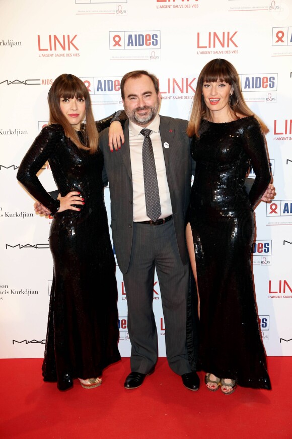 Vincent Pelletier (directeur général de AIDES) entouré du groupe Brigitte (Sylvie Hoarau et Aurélie Saada) - Dîner LINK pour AIDES 2015 à l'Espace Vendôme à Paris le 7 décembre 2015. © Dominique Jacovides