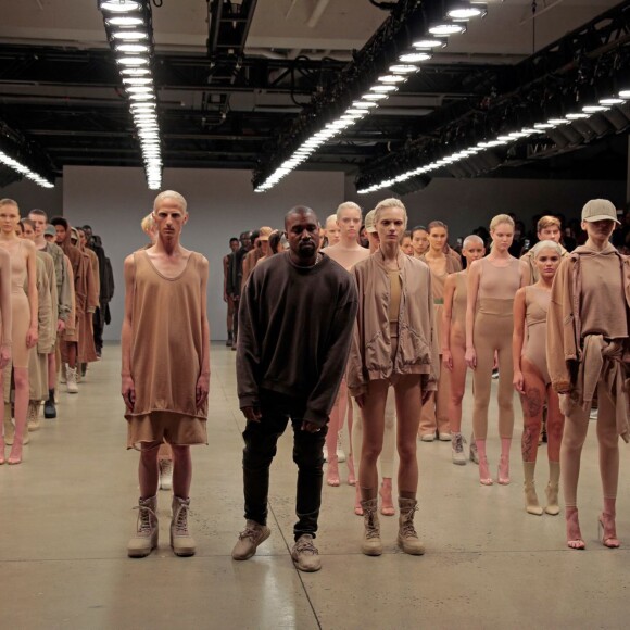Kanye West lors de la présentation de la collection YEEZY Season 2 à New York. Le 16 septembre 2015.