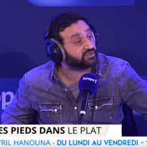 Cyril Hanouna fait un petit mea culpa suite à ses tweets polémiques postés après les résultats du premier tour des élections régionales. Emission "Les pieds dans le plat", diffusée sur Europe 1, le 9 décembre 2015.