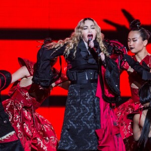 Concert de la chanteuse Madonna à l'AccorHotels Arena (Bercy) à Paris, le 9 décembre 2015.
