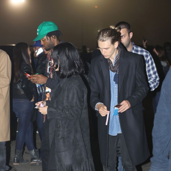 Vanessa Hudgens et Austin Butler au Forum lors du concert de The Weeknd. Inglewood, le 9 décembre 2015.