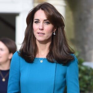 Catherine Kate Middleton, la duchesse de Cambridge visite un d'un centre contre l'addiction à Warminster, le 10 décembre 2015.