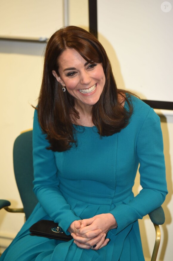 Catherine Kate Middleton, la duchesse de Cambridge visite un d'un centre contre l'addiction à Warminster, le 10 décembre 2015.
