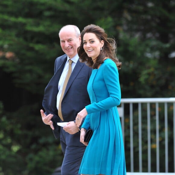 Catherine Kate Middleton, duchesse de Cambridge, quitte un centre de traitement des addictions à Wiltshire le 10 décembre 2015.