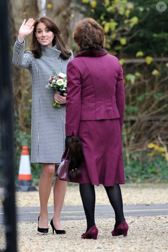Catherine Kate Middleton, duchesse de Cambridge, quitte un centre de traitement des addictions à Wiltshire le 10 décembre 2015