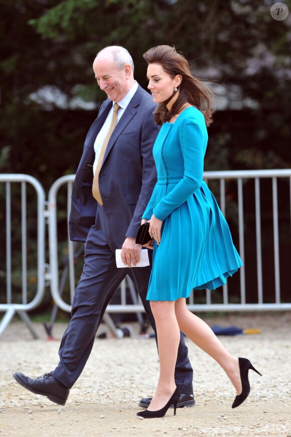 Catherine Kate Middleton, duchesse de Cambridge, quitte un centre de traitement des addictions à Wiltshire le 10 décembre 2015.