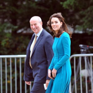 Catherine Kate Middleton, duchesse de Cambridge, quitte un centre de traitement des addictions à Wiltshire le 10 décembre 2015.