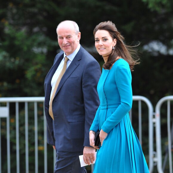 Catherine Kate Middleton, duchesse de Cambridge, quitte un centre de traitement des addictions à Wiltshire le 10 décembre 2015.