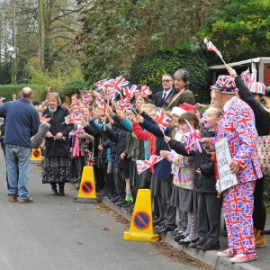 Catherine Kate Middleton, duchesse de Cambridge, quitte un centre de traitement des addictions à Wiltshire le 10 décembre 2015.