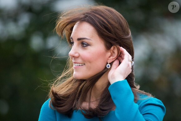 Catherine Kate Middleton, la duchesse de Cambridge visite un d'un centre contre l'addiction à Warminster, le 10 décembre 2015.