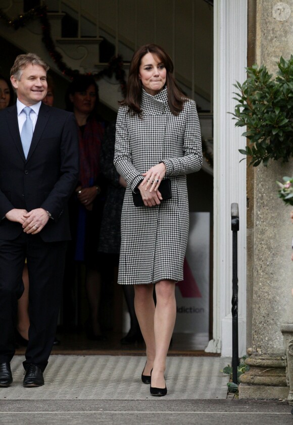 Catherine Kate Middleton, la duchesse de Cambridge visite un d'un centre contre l'addiction à Warminster, le 10 décembre 2015.