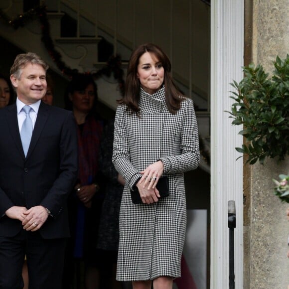 Catherine Kate Middleton, la duchesse de Cambridge visite un d'un centre contre l'addiction à Warminster, le 10 décembre 2015.