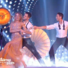 Véronic DiCaire danse avec deux partenaires, dans "Danse avec les stars 6" sur TF1, le samedi 12 décembre 2015.