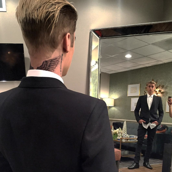 Justin Bieber et son nouveau tatouage, des ailes sur la nuque. Le 11 décembre 2015.