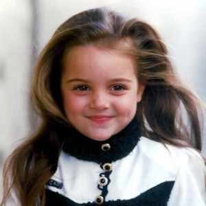 Mais qui est cette adorable petite fille devenue star ?