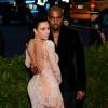 Kim Kardashian son mari Kanye West - Soirée Costume Institute Gala 2015 (Met Ball) au Metropolitan Museum célébrant l'ouverture de Chine: à travers le miroir à New York, le 4 mai 2015.