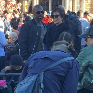 Kayne West, Kourtney Kardashian, Kris Jenner, Corey Gamble - La famille Kardashian passe la journée à Disneyland à Anaheim, le 14 décembre 2015