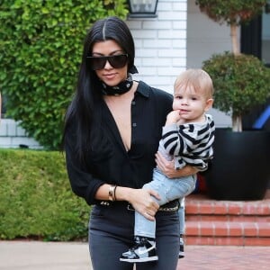 Kourtney Kardashian emmène son fils Reign à son cours de musique en compagnie de son amie Larsa Younan (femme de Scottie Pippen) à Beverly Hills le 10 décembre 2015.