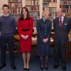 Kate Middleton, duchesse de Cambridge, et le prince Philip, duc d'Edimbourg, ont reçu des membres de la Air Cadet Organisation au palais de Buckingham à Londres, le 16 décembre 2015, en marge du repas de Noël organisé par la reine Elizabeth II.