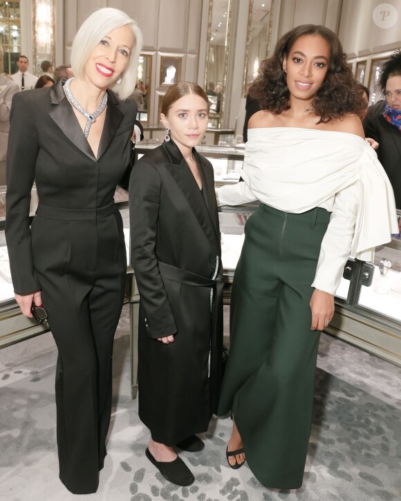 Linda Fargo, Ashley Olsen et Solange Knowles assistent à la soirée de lancement de la collaboration entre Gemsfield et Bergdorf Goodman, dans le salon bijouterie du centre commercial. New York, le 15 décembre 2015.