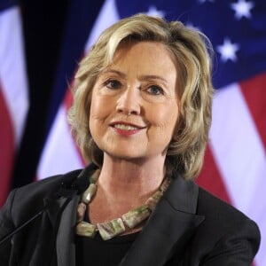 Hillary Clinton prononce un discours à l'Université Kaufman de New York le 24 juillet 2015.