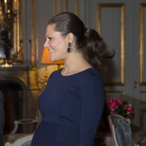 La princesse Victoria de Suède, enceinte, lors de la réception du quartet du dialogue national en Tunisie, prix Nobel de la paix 2015, le 15 décembre 2015 à Stockholm