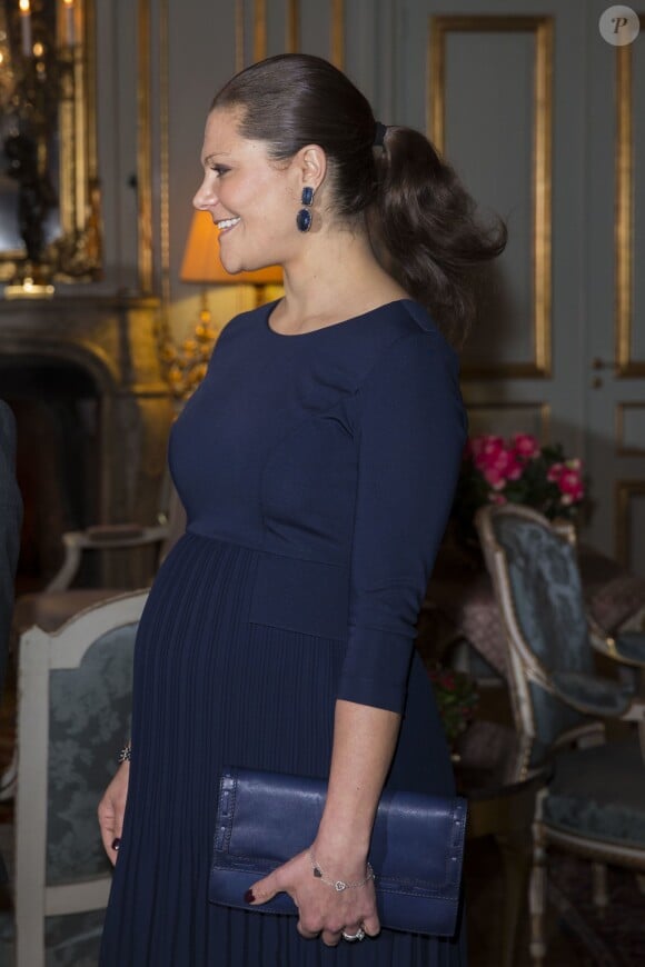 La princesse Victoria de Suède, enceinte, lors de la réception du quartet du dialogue national en Tunisie, prix Nobel de la paix 2015, le 15 décembre 2015 à Stockholm