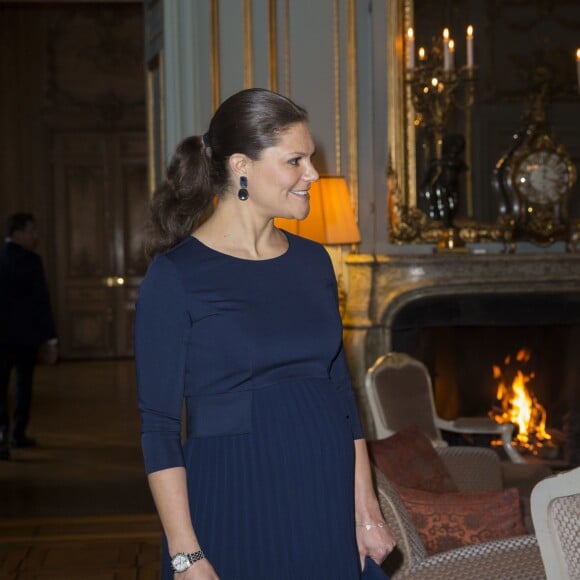 La princesse Victoria de Suède, enceinte, lors de la réception du quartet du dialogue national en Tunisie, prix Nobel de la paix 2015, le 15 décembre 2015 à Stockholm