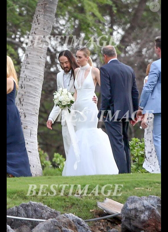 Exclusif - Le musicien Steve Aoki et le mannequin australien Tiernan Cowling se sont mariés à Maui le 18 décembre 2015, en présence de leurs familles et de nombreux amis.