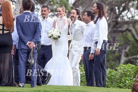 Exclusif - Le musicien Steve Aoki et le mannequin australien Tiernan Cowling se sont mariés à Maui le 18 décembre 2015, en présence de leurs familles et de nombreux amis.